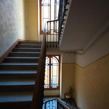 Lusso 5 Beds Apartment
