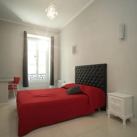 Lusso 5 Beds * Nice