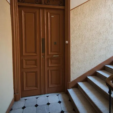Lusso 5 Beds * Nice