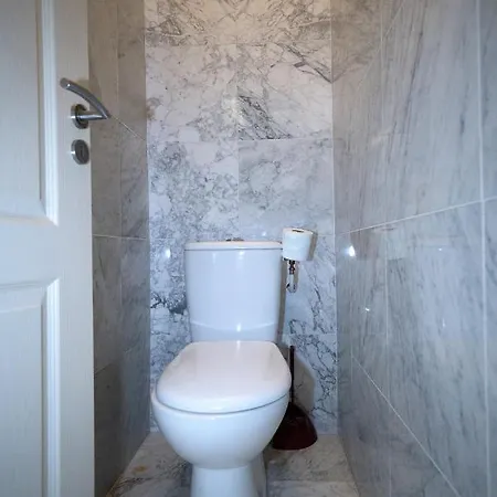 Lusso 5 Beds