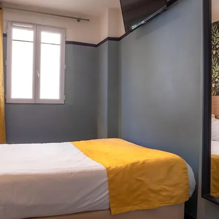 Hotel De France, Un Ammi