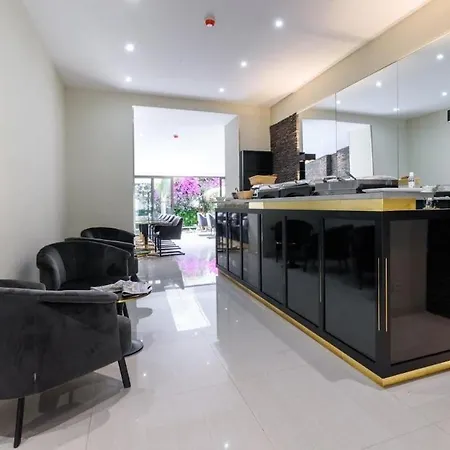 Saint Georges Hotel 4*