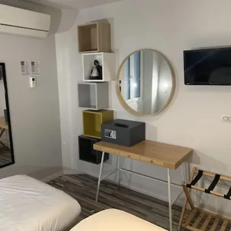 De Berne Hotel 2*