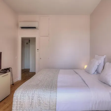 拉马丁住宿公寓式酒店 - 4*