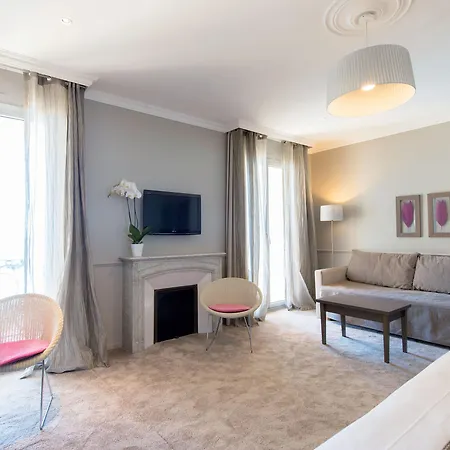 Le Royal Promenade Des 3*