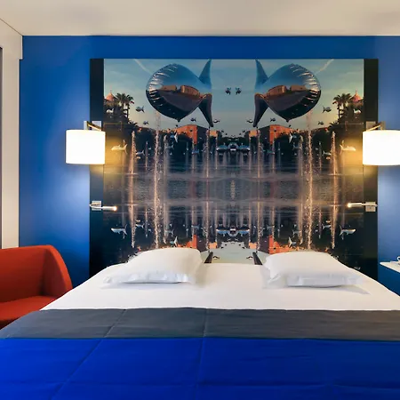 Mercure Centre Notre Dame Hotel 4*