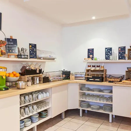 尼斯卫城阿德吉奥公寓式酒店 2* 尼斯