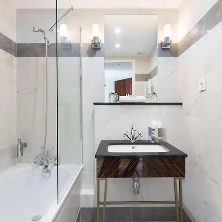 The Jay By Happyculture Hotel Nice