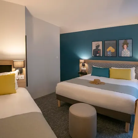Bristol Hotel 3*