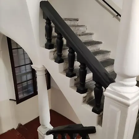 Vieille Apartment *