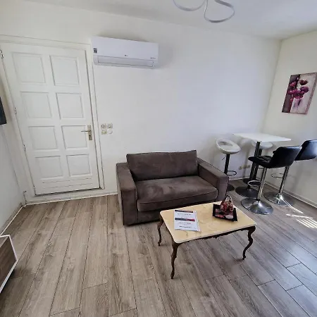 Апартаменты Plein Centre Climatise Et Spacieux Avec Grande Terrasse Sur Le Toit A *