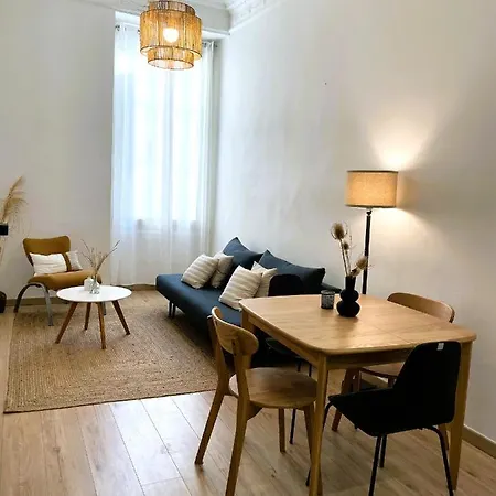 Apartment Cozy One Bedroom Apartment-city Center *
