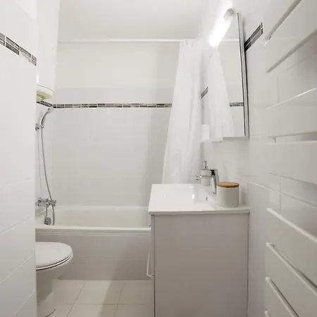 Apartment #17 Sixties Du Port Ac 10mins Walk To Old Town & Port Nizza
