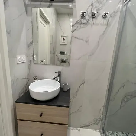 D'azur-35 Apartment