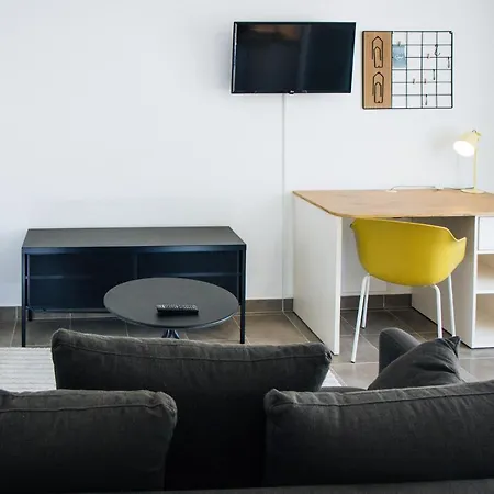 Twenty Business Flats Angely 尼斯