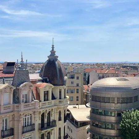Apartment 2 Pieces En Etage Eleve, Centre-ville Au Calme, Petite Vue *
