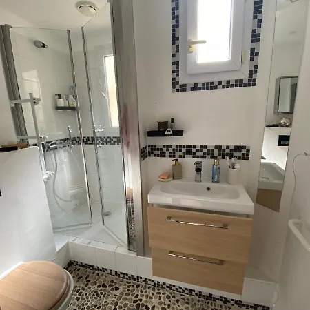 Apartment - T3 Renove De 50 M2 Classe 2 Etoiles