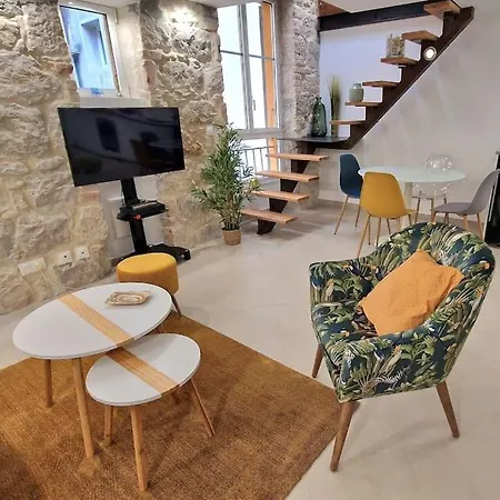 Апартаменты T3 Duplex Cosy & Calme Au Port - Tram *
