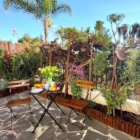 Grand Studio Avec Terrasse A 20 Metres De La Plage Appartement *