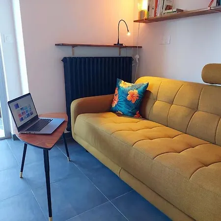 Grand Studio Avec Terrasse A 20 Metres De La Plage Appartement *