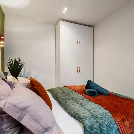 Renting - 9b Massena - Chic Escape In The Heart Of Comfort & Charm ! Lejlighed