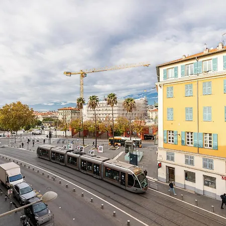 Garibaldi Square - Cosy 1bdr In The Old Town