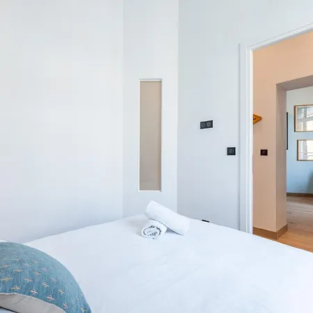 Lägenhet Garibaldi Square - Cosy 1bdr In The Old Town *