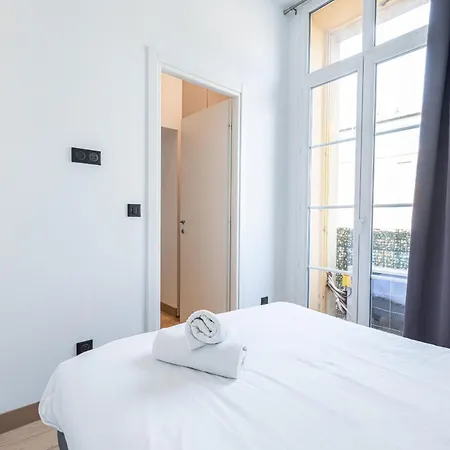 Garibaldi Square - Cosy 1bdr In The Old Town Lägenhet *