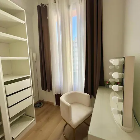 Apartment - T3 Renove De 50 M2 Classe 2 Etoiles Nice