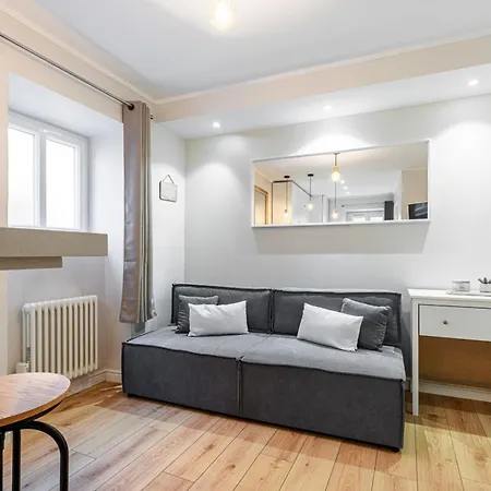 Lovely 1 Bdr Port Area 尼斯