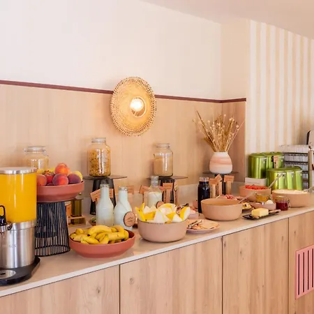 Mercure Centre Notre Dame Hotell 4*