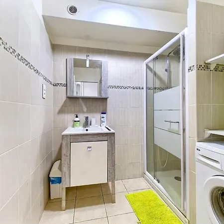 Apartament Superbe Pres De La Gare-clim-wifi-espace Dedie Au Travail