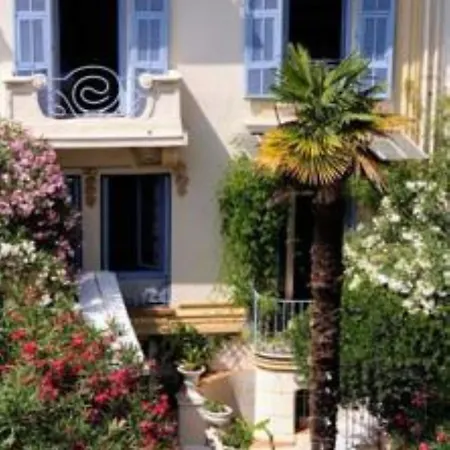 Hotel Saint Hubert 2*