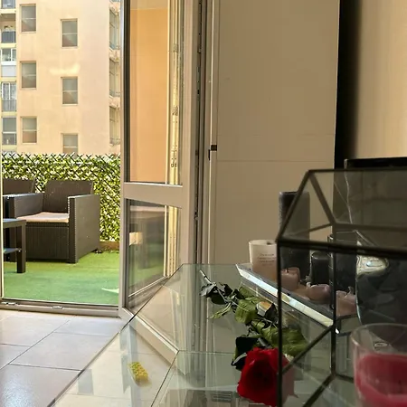 Pret De La Apartment *