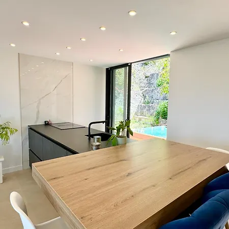 Appartement Jardin Avec Jacuzzi, Vue Et Montagne, Clim & Parking *