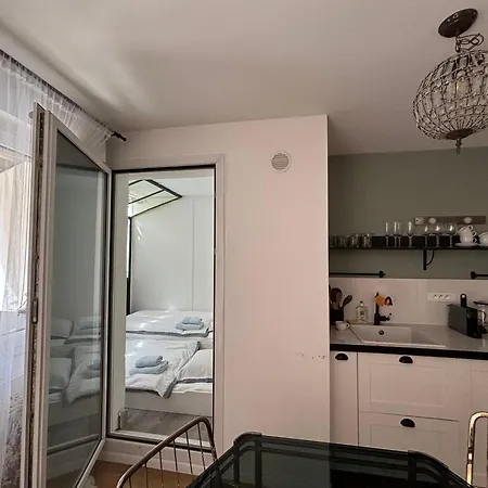 Apartment Large Magnificent Terrace