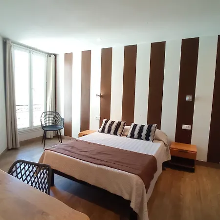 H33 Hotel 2*