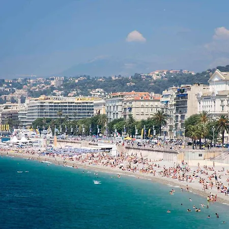 Ibis Centre Gare Hotel 3*