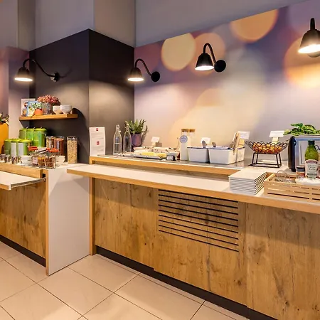 Ibis Centre Notre Dame Hotell 3*