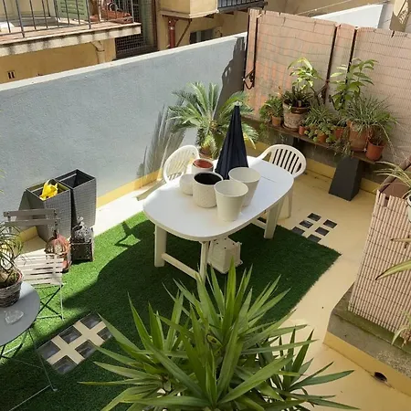Near Port In A Shared Homestay