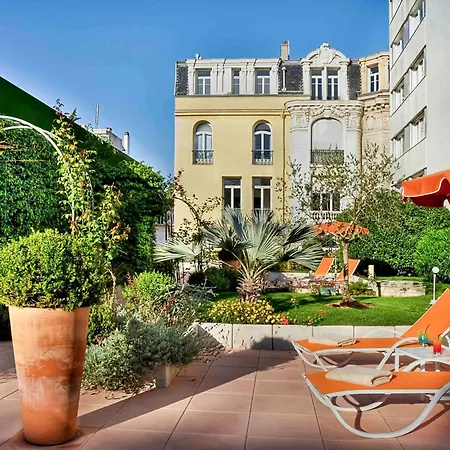 Mercure Centre Notre Dame 4*