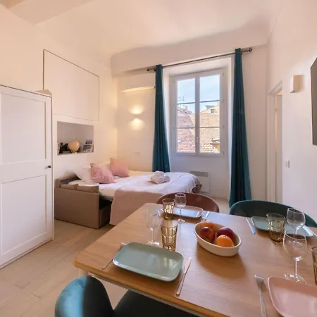 06a3 - Lovely In The Heart Of Old Appartement *
