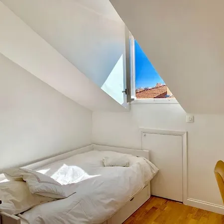 Renovated Chic Location *