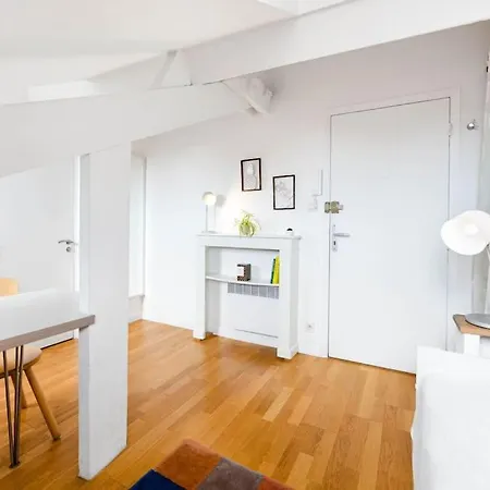 Apartment Renovated Chic Location *