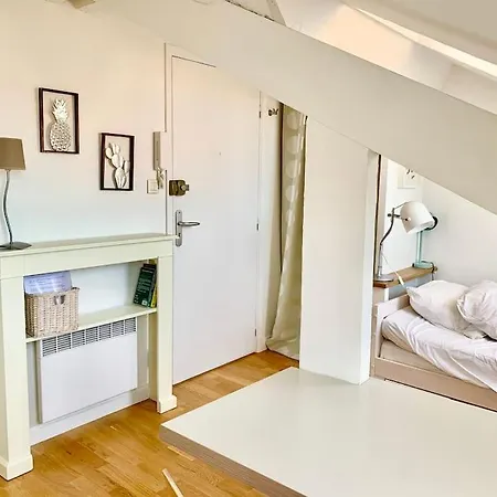 Renovated Chic Location