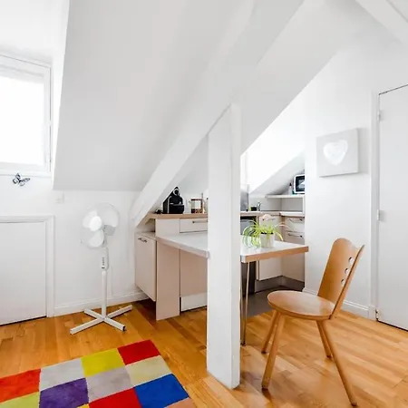 Renovated Chic Location Nice
