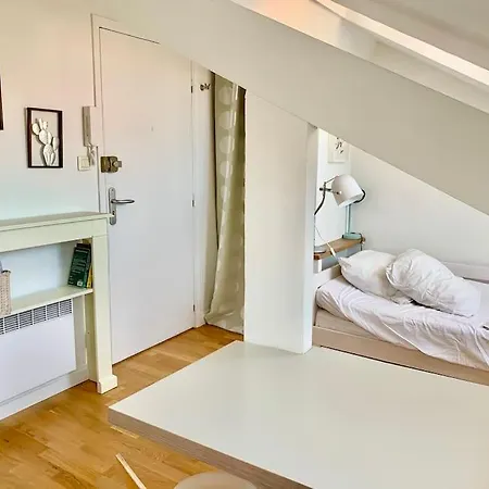 Renovated Chic Location Apartment