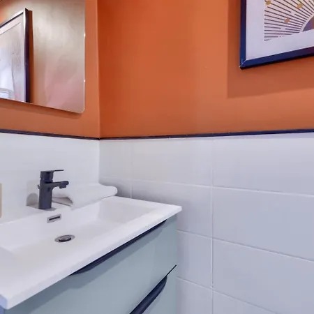 Lovely 1 Bedroom Flat In The Heart Of アパート *