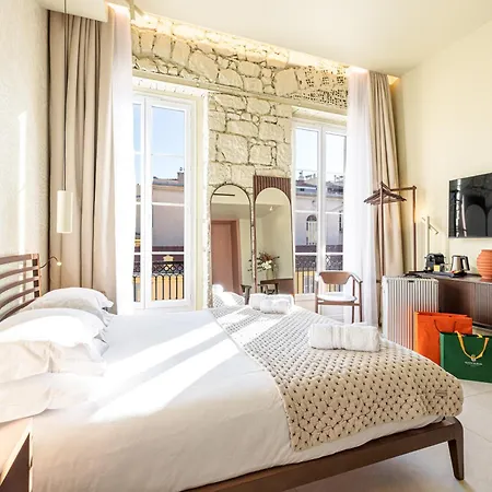 Hotel Naomi Nice