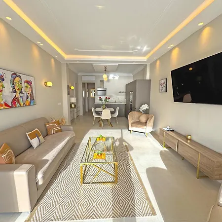 Sea Front Promenade Apartment *
